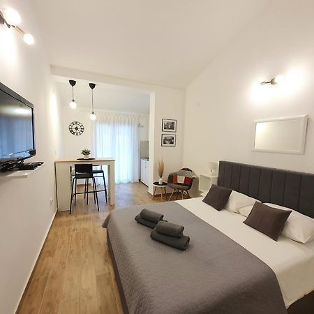 Apartments Dejana スティンヤン エクステリア 写真